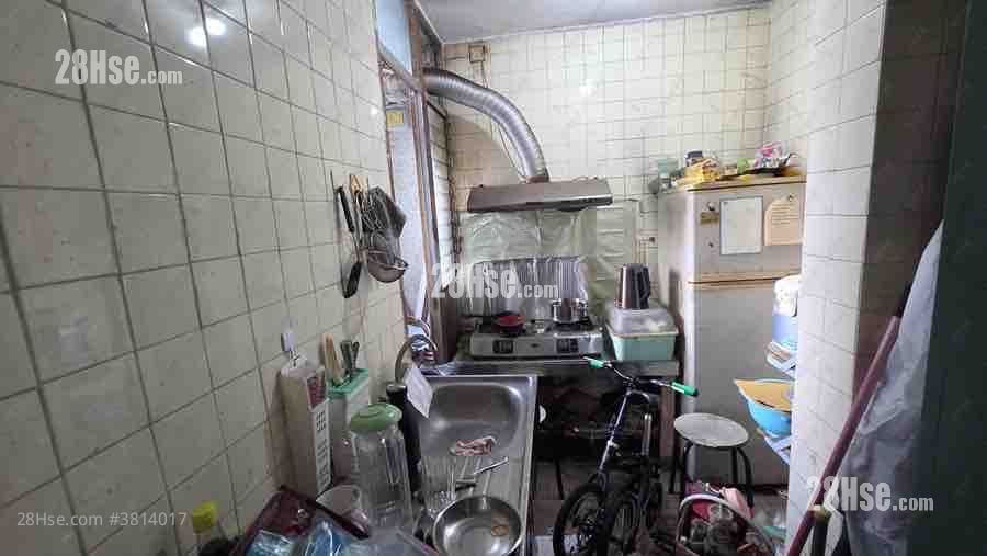 Tin Oi Court Sell 2 Bedrooms , 1 Bathroom 546 ft²