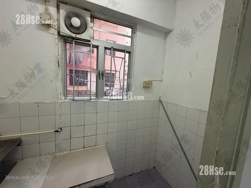 United Building Sell 1 Bedroom 309 ft²