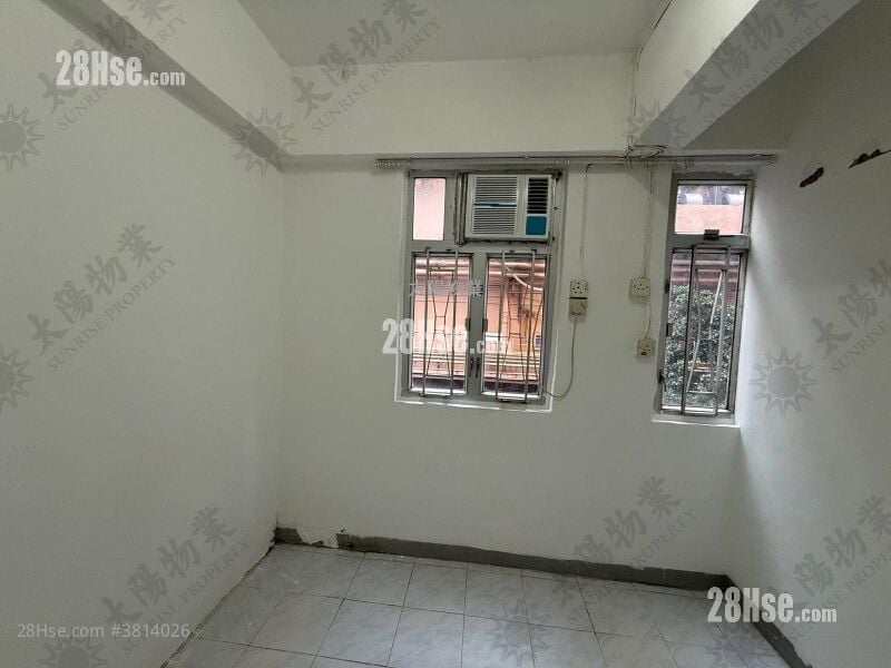 United Building Sell 1 Bedroom 309 ft²