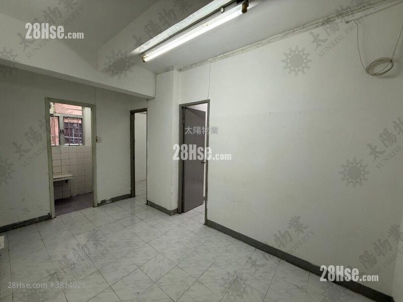 United Building Sell 1 Bedroom 309 ft²