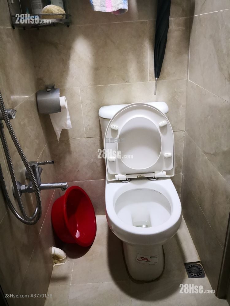 单幢楼房 租盘 1 房 , 1 浴室 130 平方尺