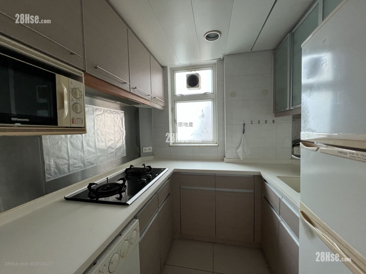 Central Park Towers Sell 2 Bedrooms , 1 Bathroom 498 ft²