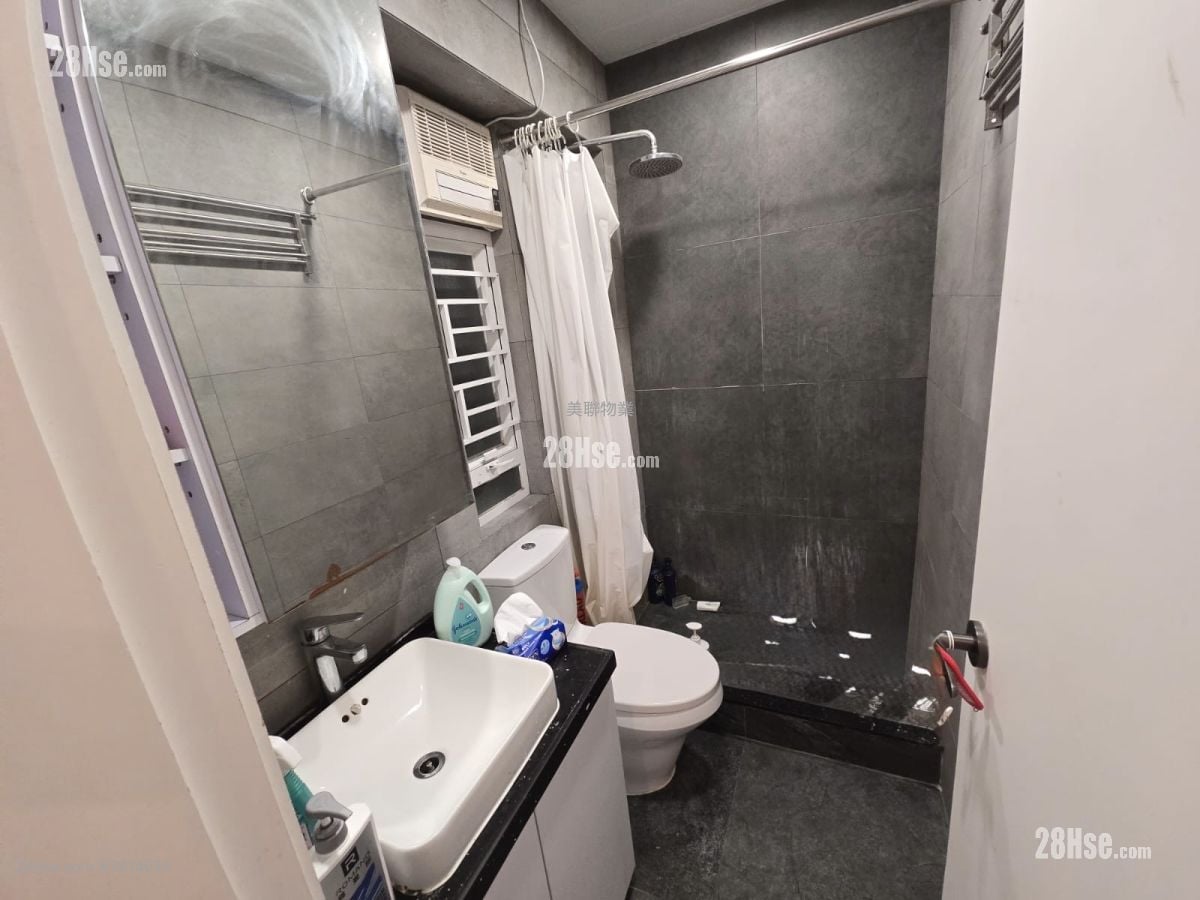 Tsuen King Garden Sell 2 Bedrooms , 1 Bathroom 434 ft²