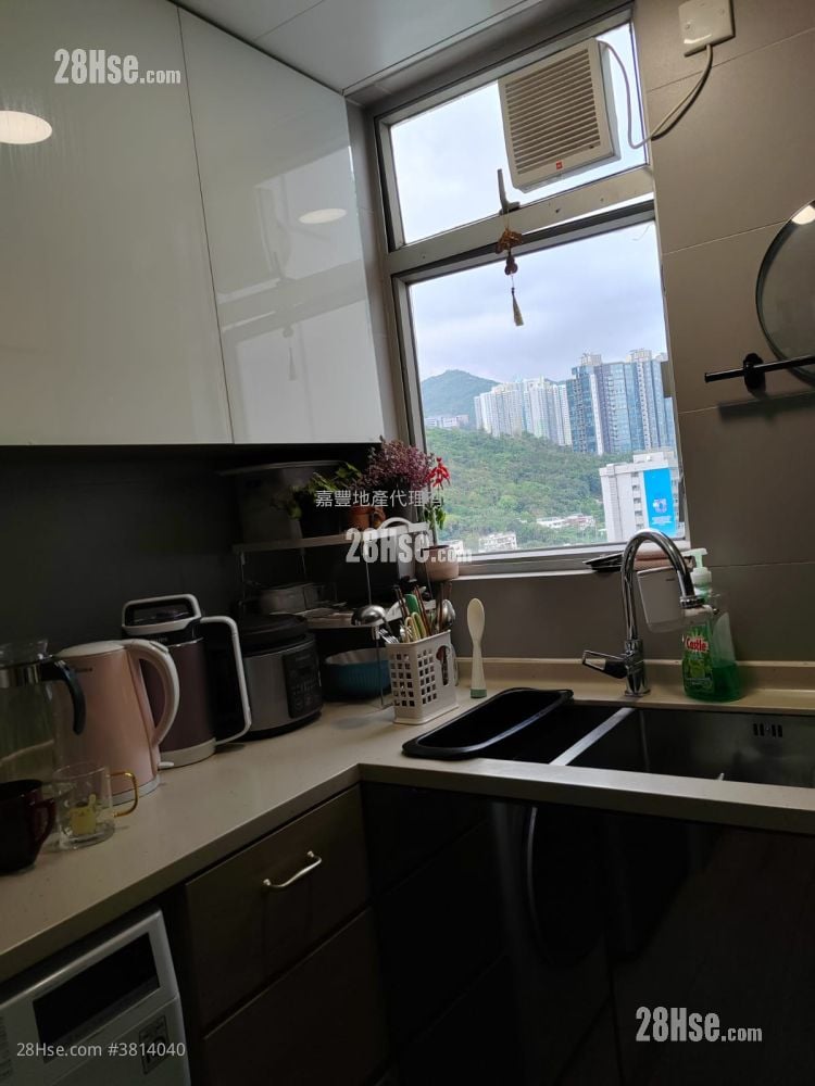 Yu Chui Court Sell 2 Bedrooms , 1 Bathroom 517 ft²