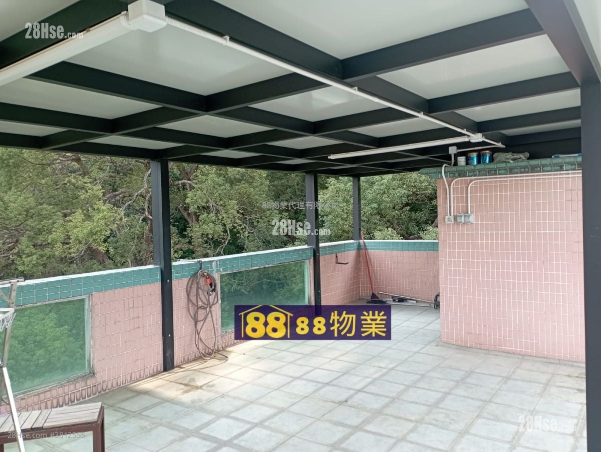 Fanling Village House Sell 3 Bedrooms , 1 Bathroom 700 ft²