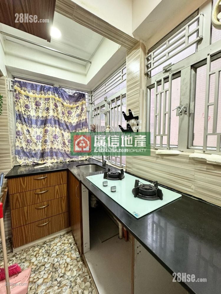 富昌大厦 租盘 2 房 , 1 浴室 360 平方尺