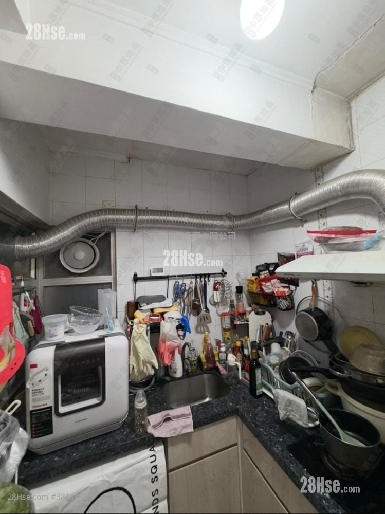 Kingswood Villas Sell 2 Bedrooms 446 ft²