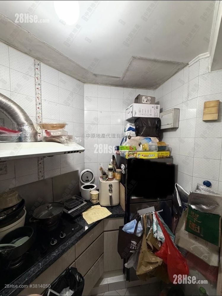 Kingswood Villas Sell 2 Bedrooms 446 ft²