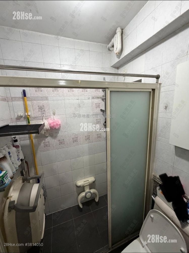 Kingswood Villas Sell 2 Bedrooms 446 ft²