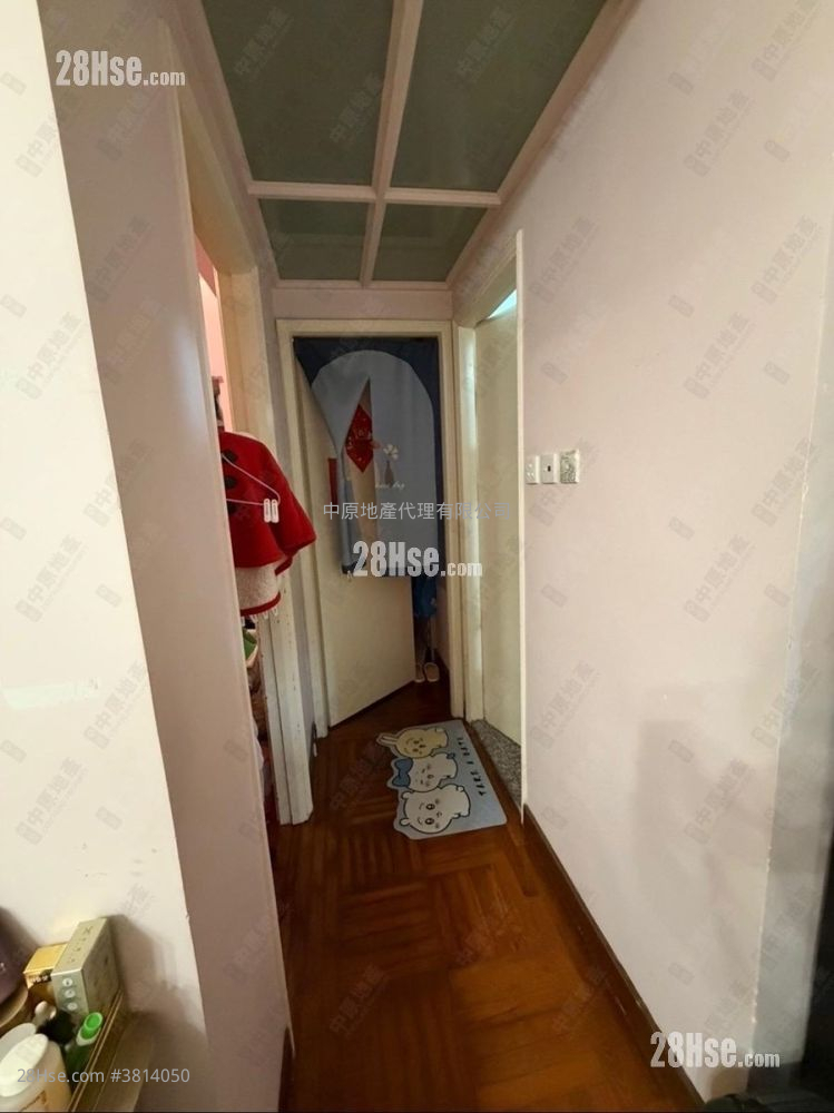 Kingswood Villas Sell 2 Bedrooms 446 ft²