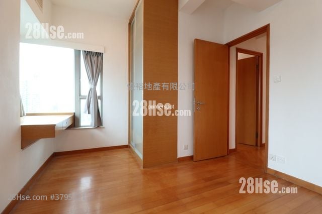 The Zenith Rental 2 Bedrooms , 1 Bathroom 529 ft²