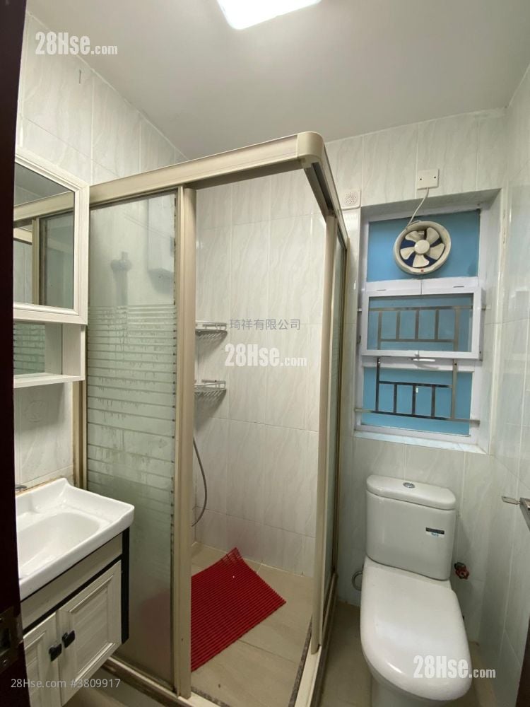 Village Sell 3 Bedrooms , 2 Bathrooms 700 ft²