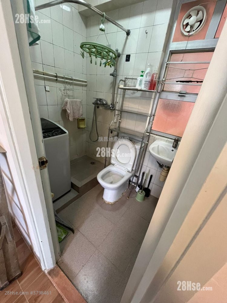 单幢楼房 租盘 2 房 , 1 浴室 300 平方尺