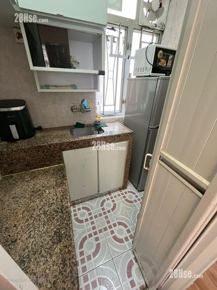 单幢楼房 租盘 2 房 , 1 浴室 300 平方尺