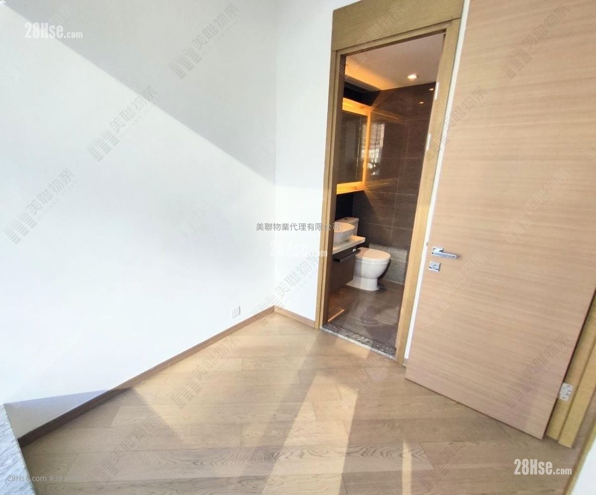 High One Sell 1 Bedroom 316 ft²
