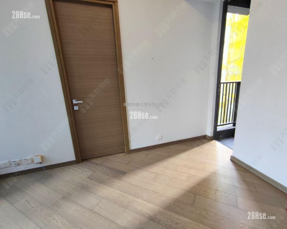 High One Sell 1 Bedroom 316 ft²