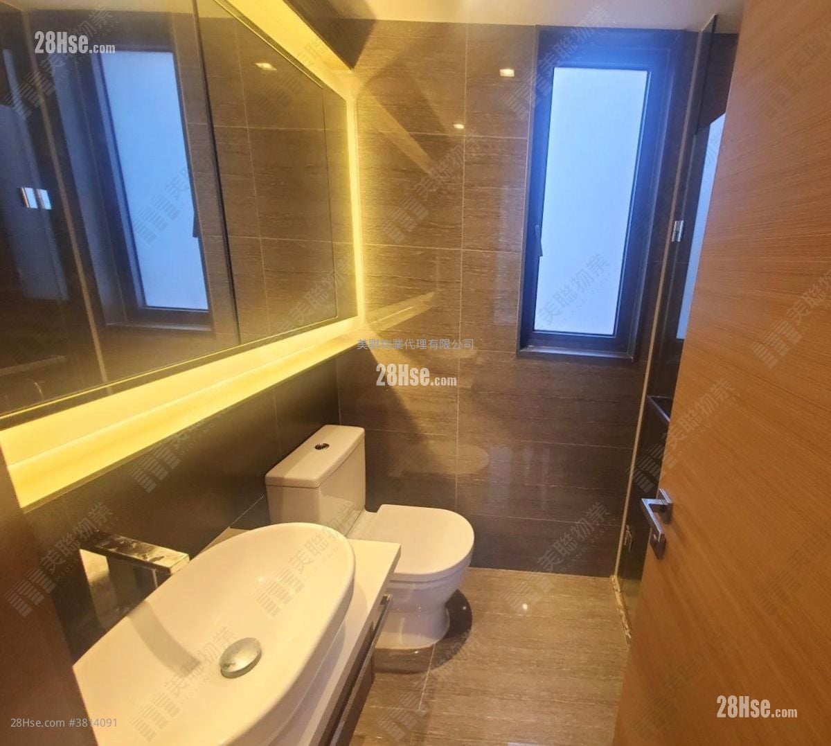 High One Sell 1 Bedroom 316 ft²