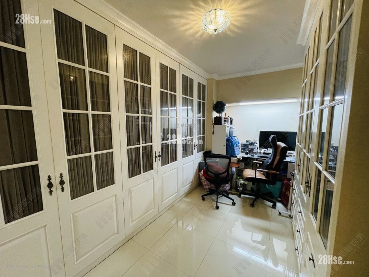 Julimount Garden Sell 3 Bedrooms , 2 Bathrooms 1,592 ft²