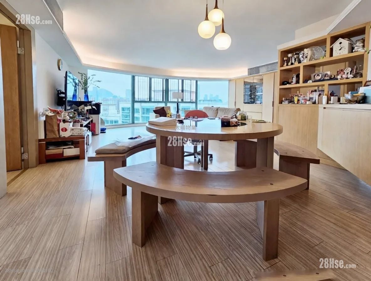 海逸豪园 售盘 5+ 房 , 3 浴室 910 平方尺