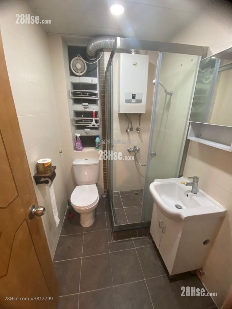 Amoy Gardens Rental 2 Bedrooms , 1 Bathroom 375 ft²