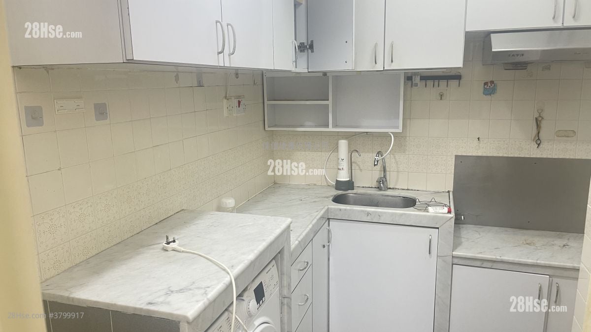 Tai Po Plaza Sell 2 Bedrooms , 1 Bathroom 390 ft²