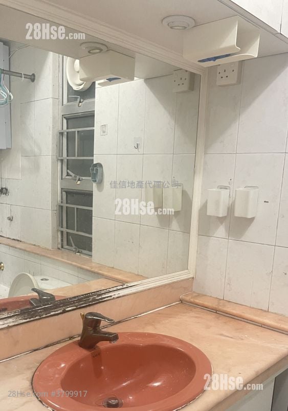 Tai Po Plaza Sell 2 Bedrooms , 1 Bathroom 390 ft²