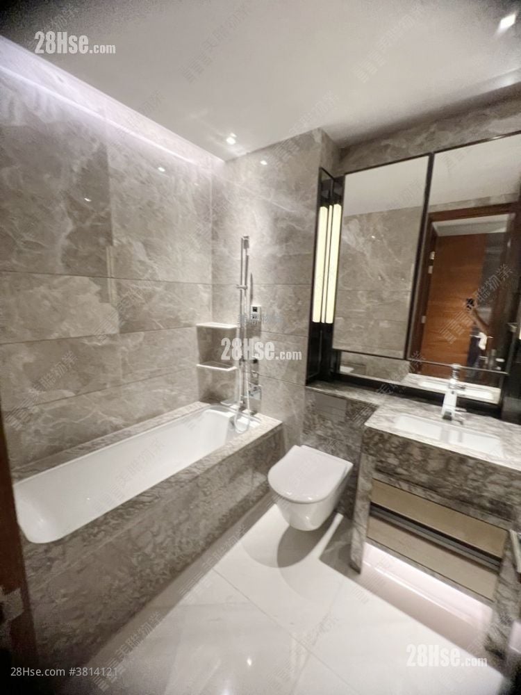 高尔夫御苑 售盘 5+ 房 2,640 平方尺