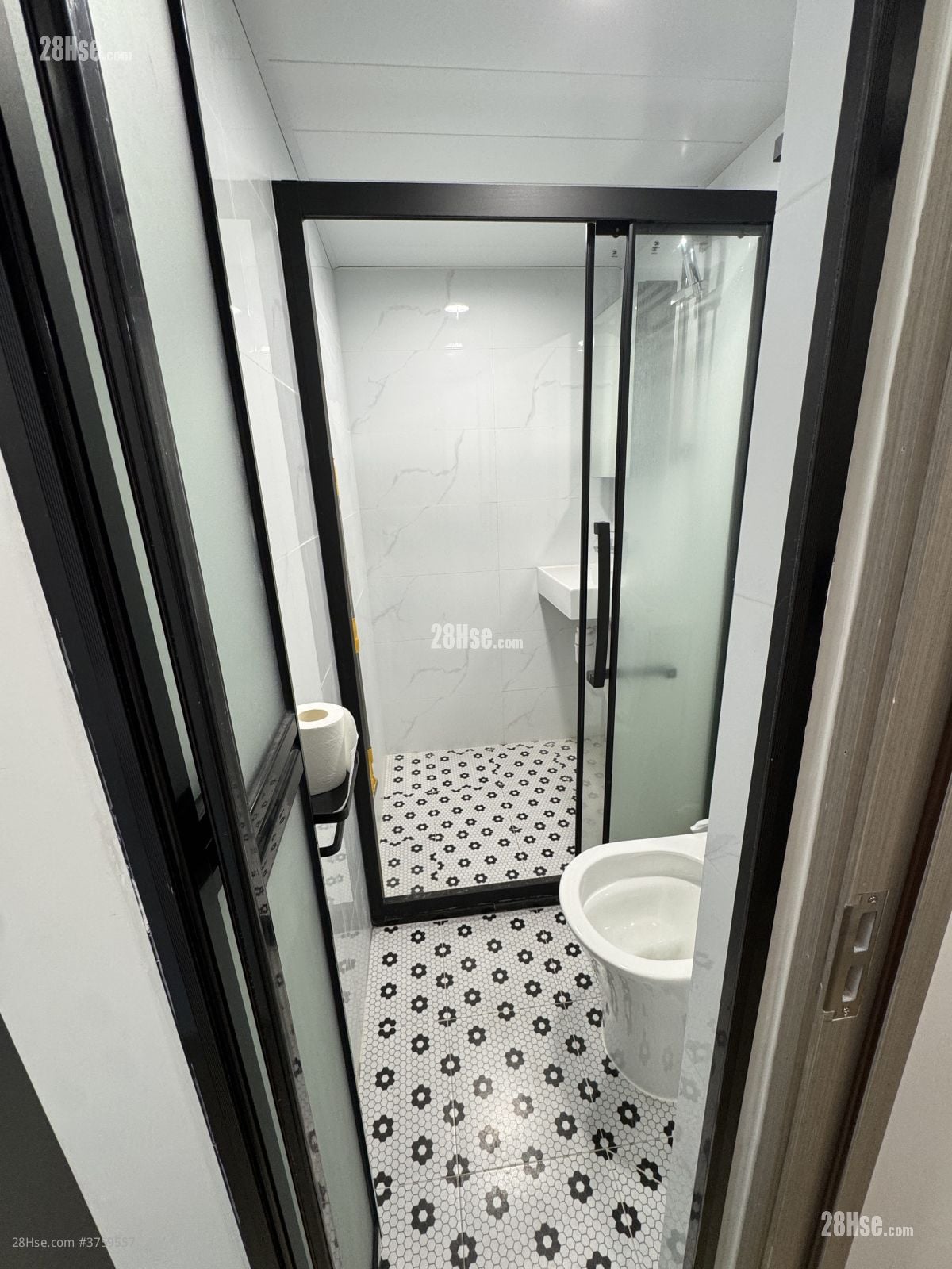 联和大厦 租盘 1 房 , 1 浴室 160 平方尺