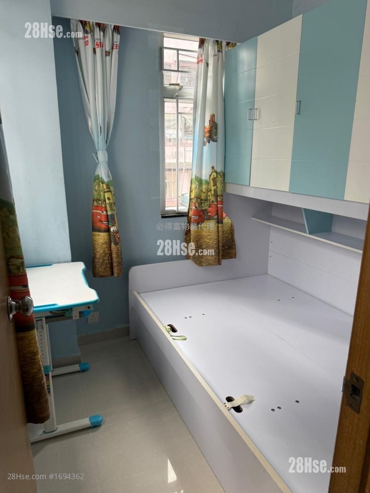 新成大楼 售盘 3 房 , 1 浴室 445 平方尺