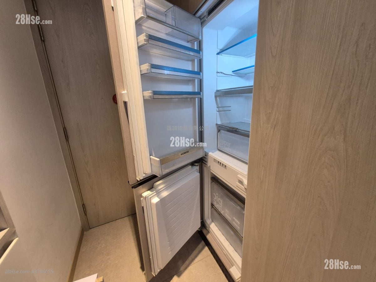 Downtown 38 Rental 2 Bedrooms , 1 Bathroom 385 ft²