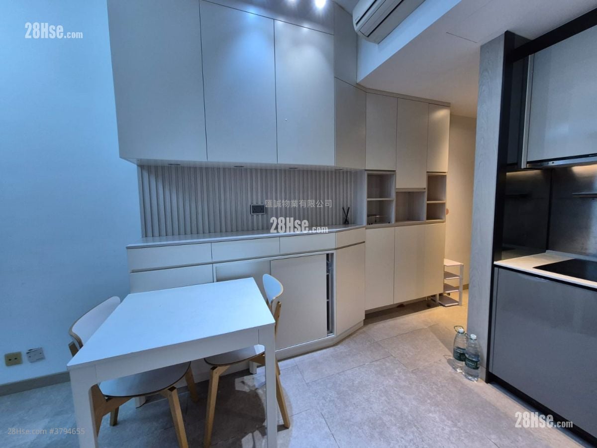 Downtown 38 Rental 2 Bedrooms , 1 Bathroom 385 ft²