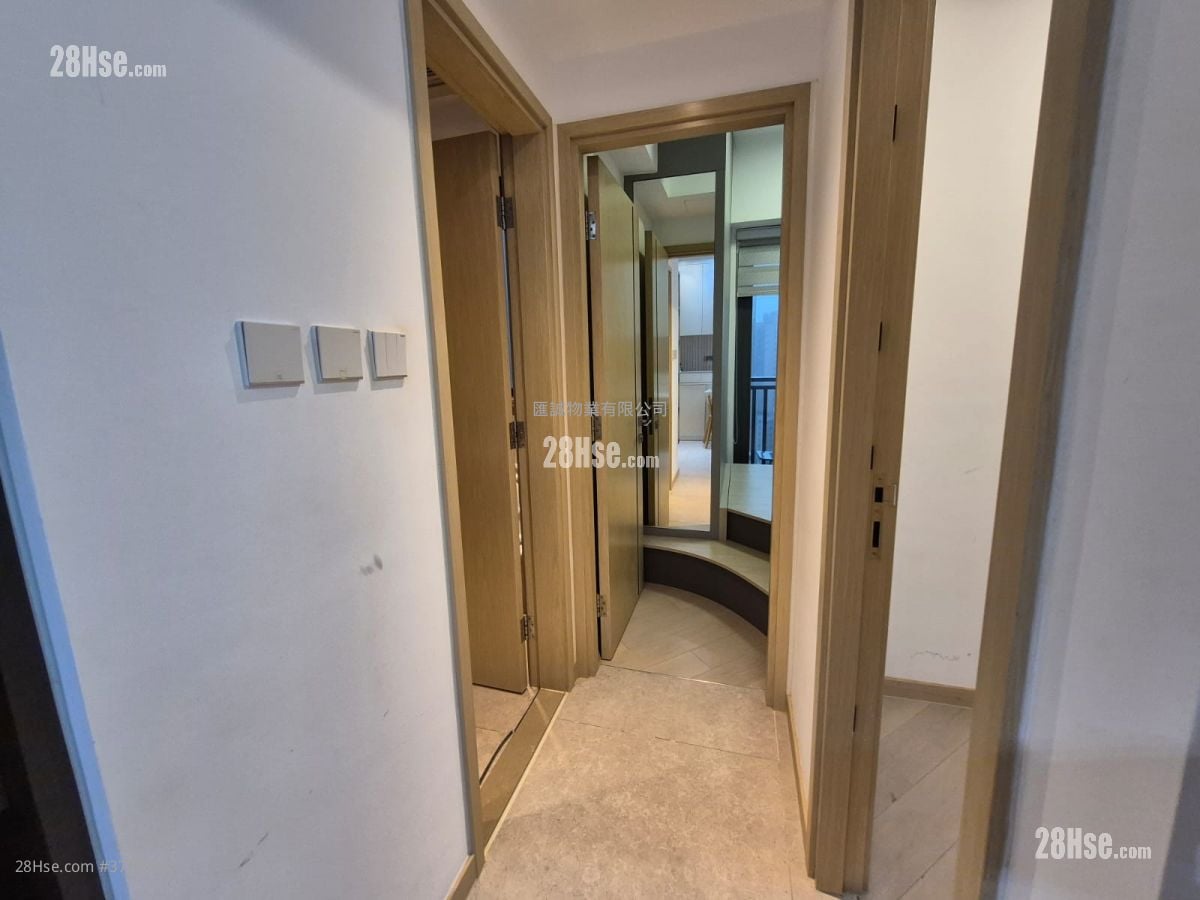 Downtown 38 Rental 2 Bedrooms , 1 Bathroom 385 ft²