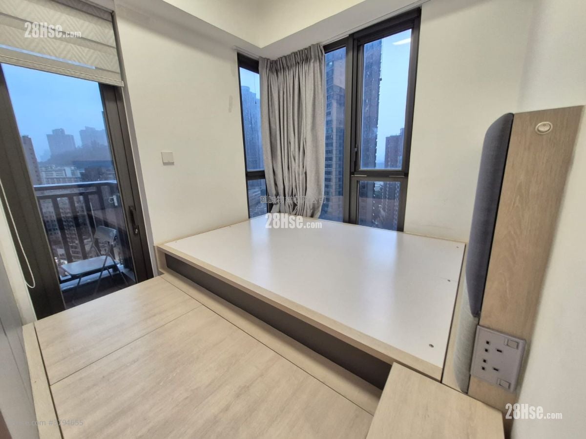 Downtown 38 Rental 2 Bedrooms , 1 Bathroom 385 ft²