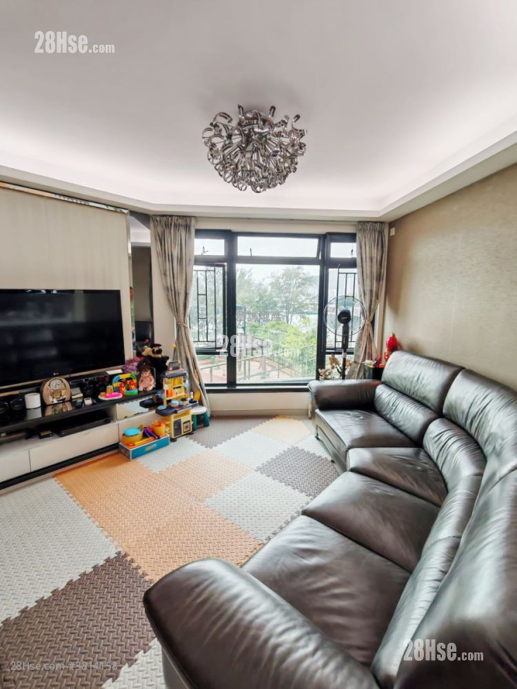 Verdant Villa Sell 3 Bedrooms , 2 Bathrooms 825 ft²