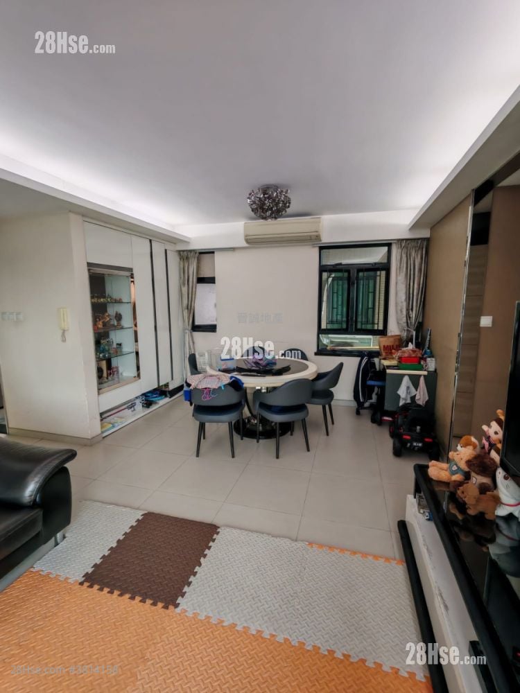 Verdant Villa Sell 3 Bedrooms , 2 Bathrooms 825 ft²