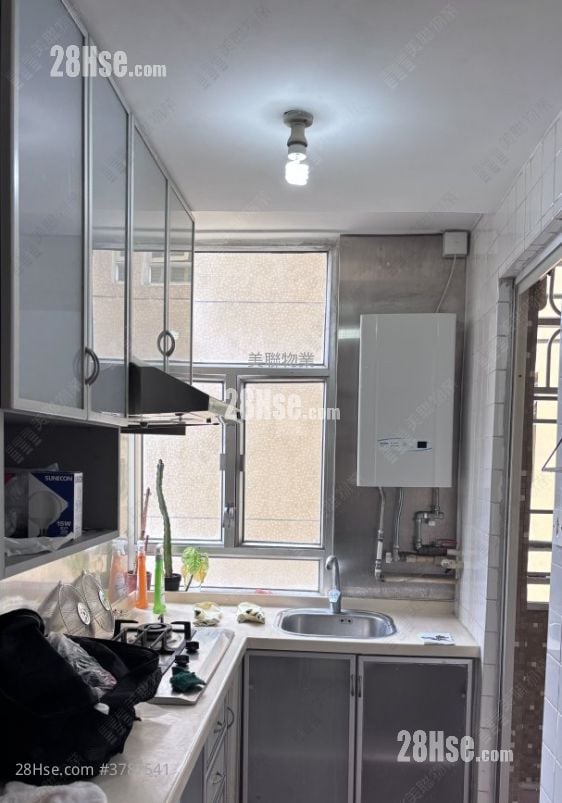 Lung Poon Court Rental 1 Bedroom , 1 Bathroom 353 ft²