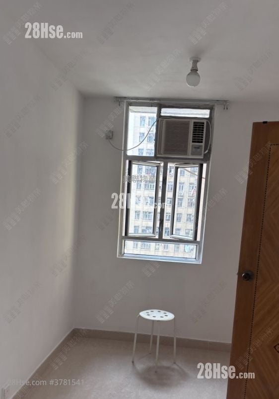 Lung Poon Court Rental 1 Bedroom , 1 Bathroom 353 ft²