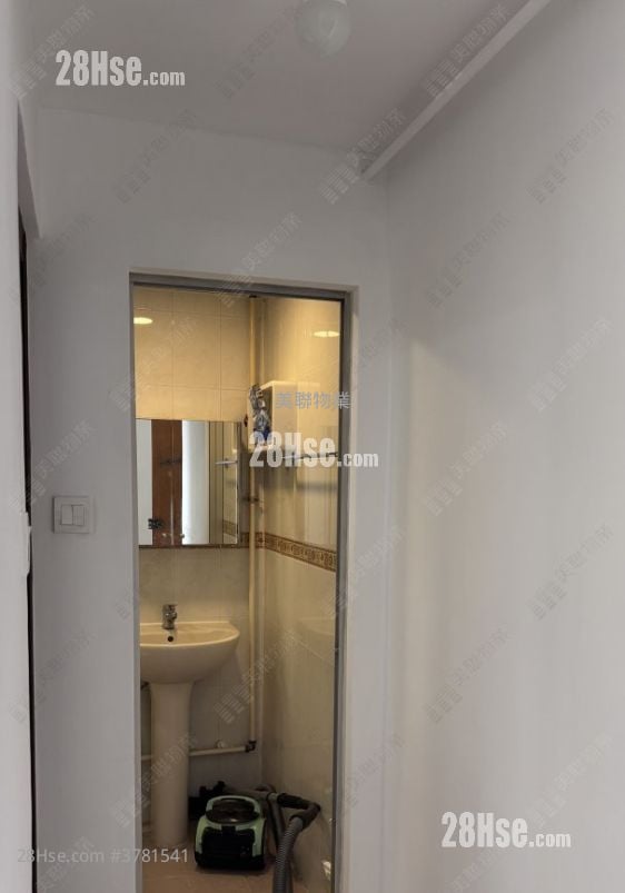 Lung Poon Court Rental 1 Bedroom , 1 Bathroom 353 ft²