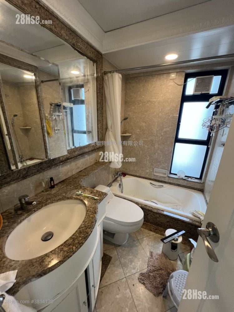 bathroom: Ocean Pointe Sell 3 Bedrooms , 2 Bathrooms 753 ft²