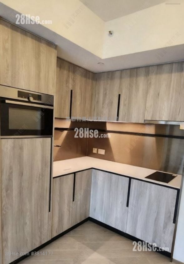 High Park Sell 1 Bedroom 320 ft²