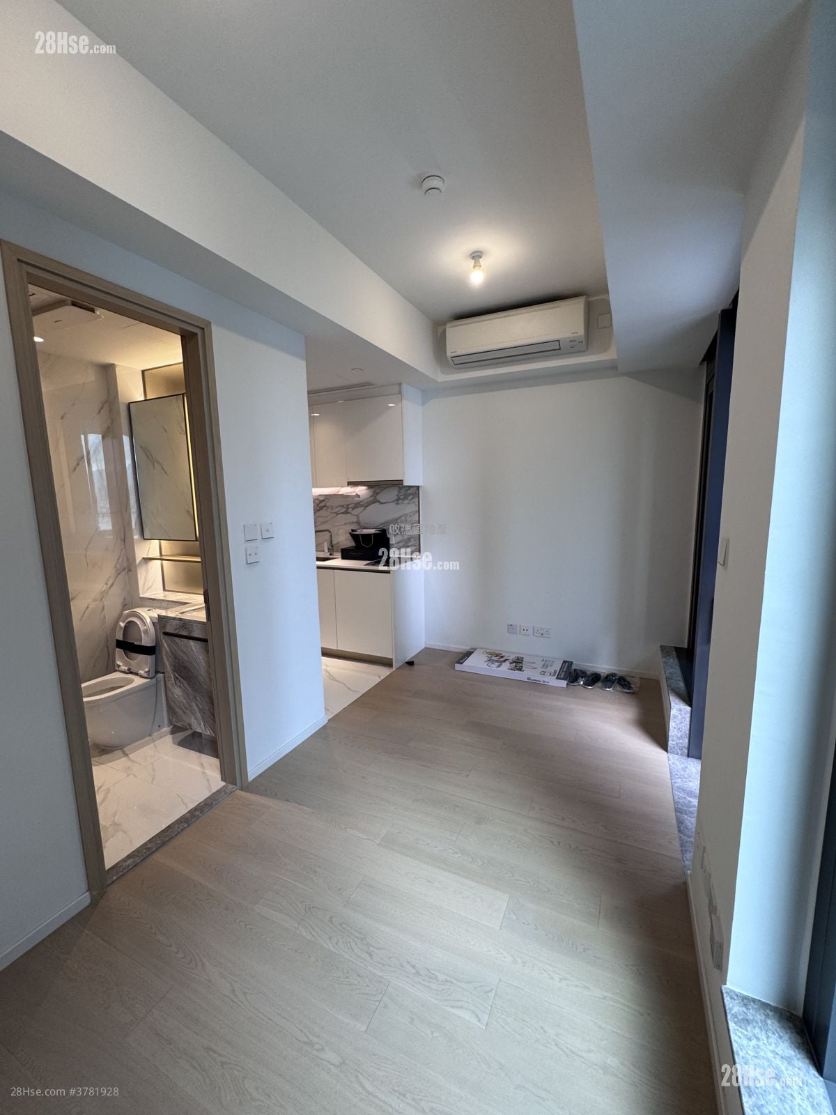 Double Coast 租盘 开放式间隔 , 1 浴室 249 平方尺