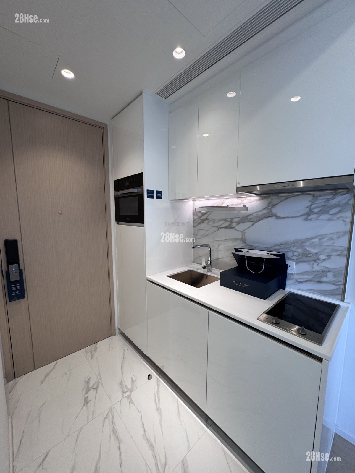 Double Coast 租盘 开放式间隔 , 1 浴室 249 平方尺