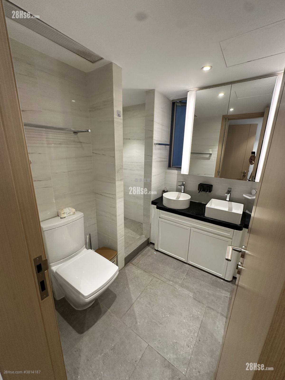 君临天下 租盘 3 房 , 3 浴室 1,054 平方尺