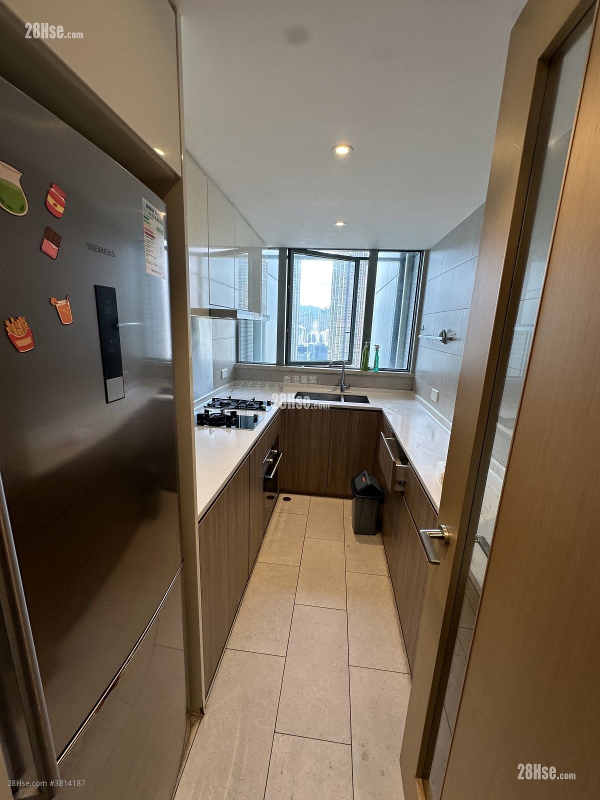 君临天下 租盘 3 房 , 3 浴室 1,054 平方尺