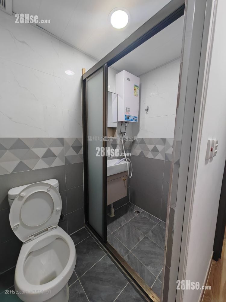 Pak Fuk Building Rental 1 Bedroom , 1 Bathroom 220 ft²