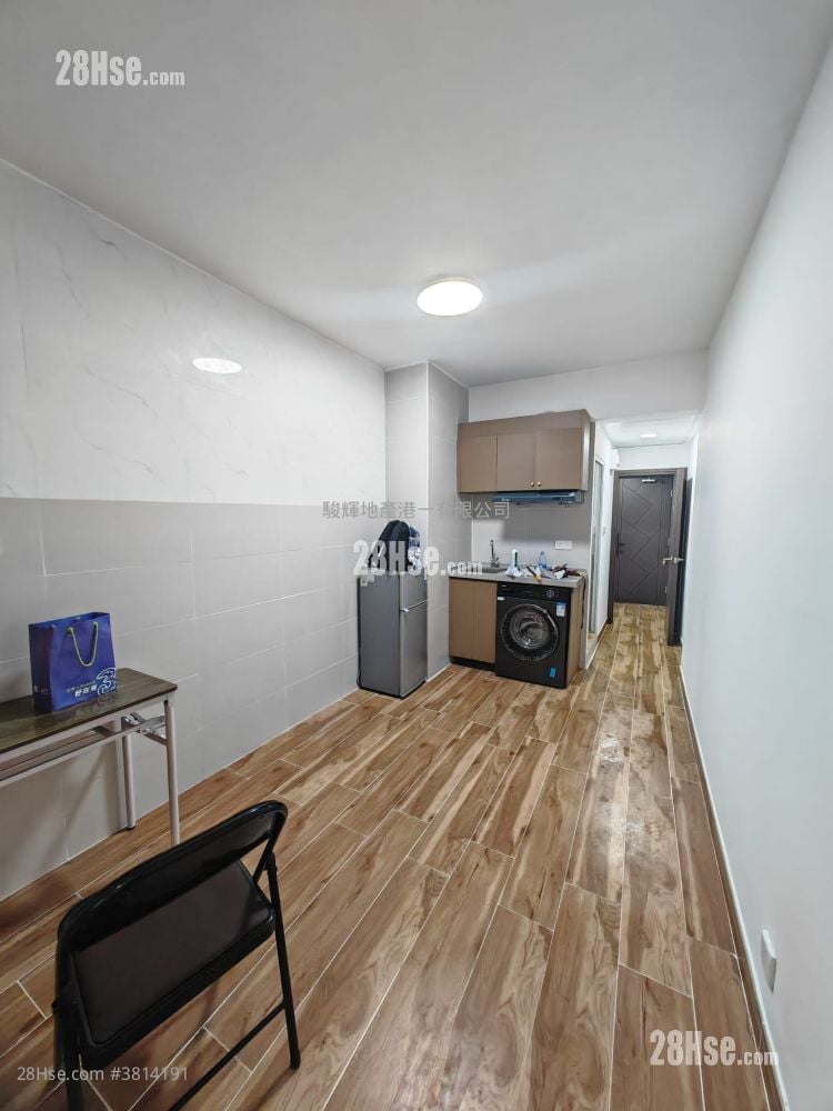 Pak Fuk Building Rental 1 Bedroom , 1 Bathroom 220 ft²