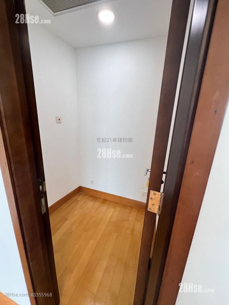 君临天下 租盘 4 房 , 2 浴室 2,334 平方尺