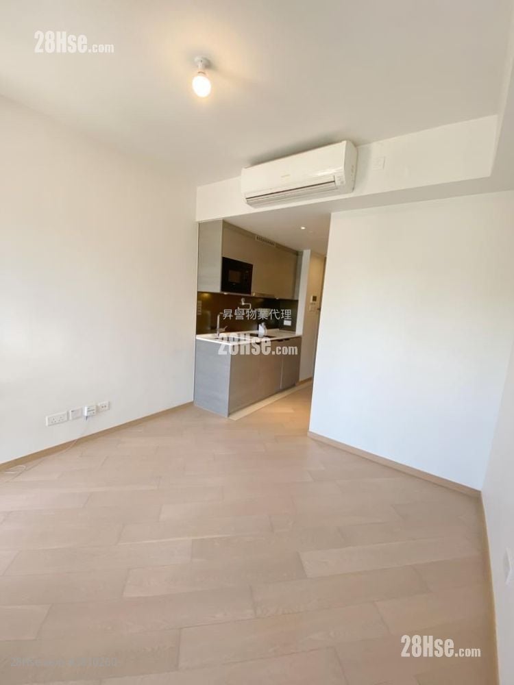 Upper East Rental Studio , 1 Bathroom 219 ft²