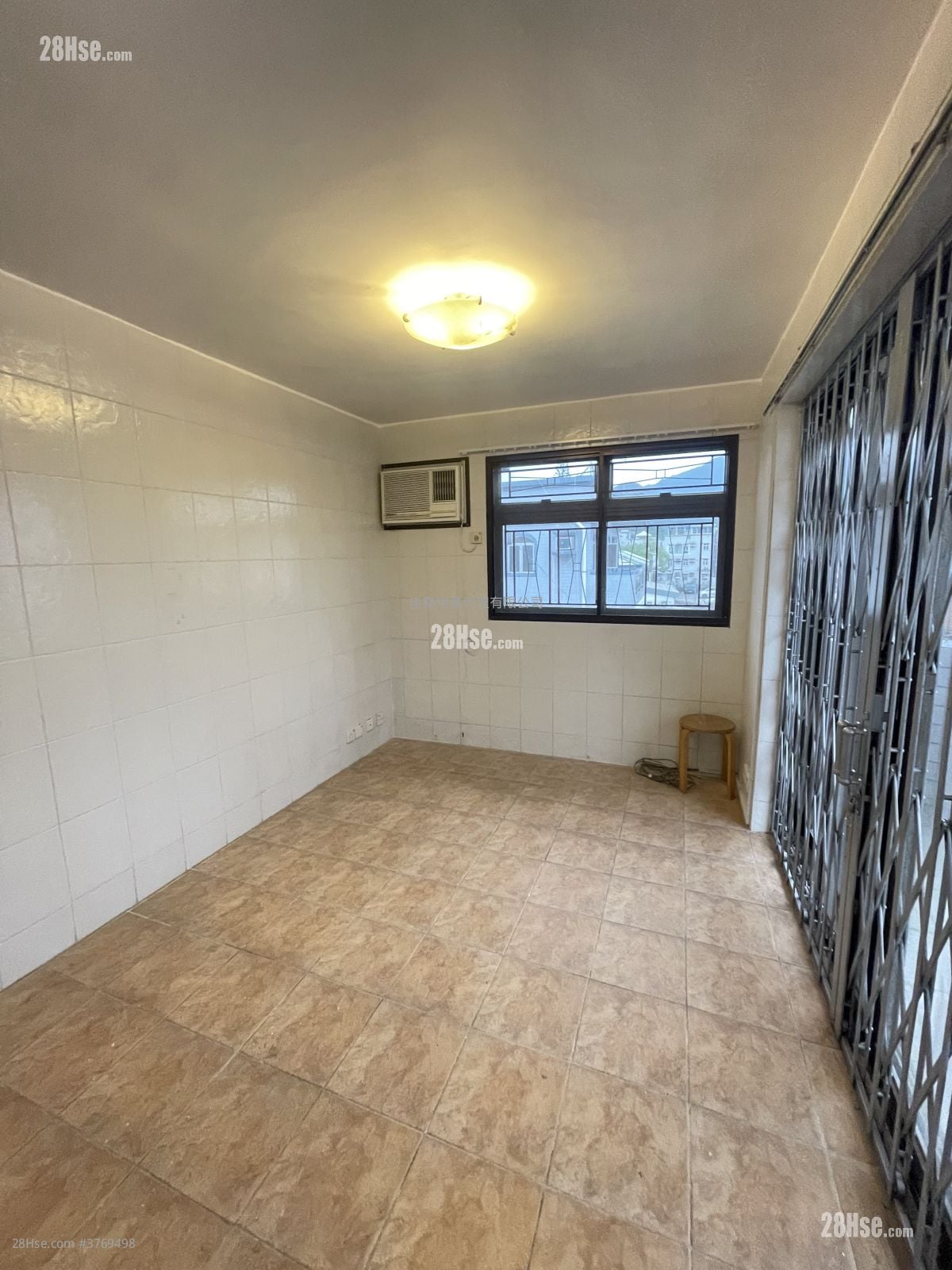 Village Rental 3 Bedrooms , 2 Bathrooms 630 ft²