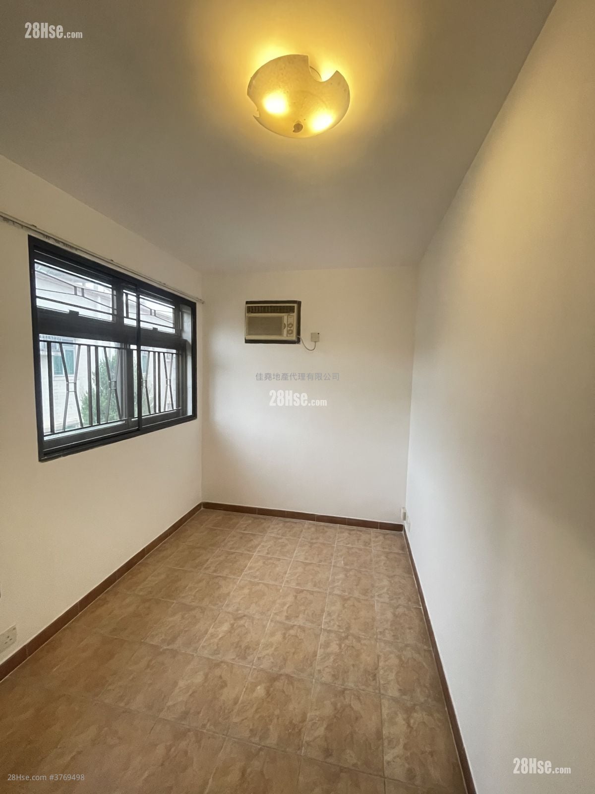 Village Rental 3 Bedrooms , 2 Bathrooms 630 ft²